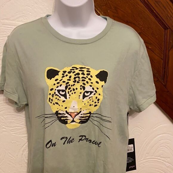NWT Wildfox On The Prowl Leopard Keke Graphic Tee - Picture 5 of 7